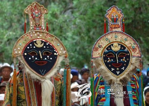 藏戲面具：多姿多彩！